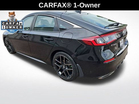 Used 2024 Honda Civic Sport Touring image 3