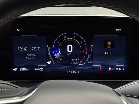 Used 2025 Chevrolet Traverse LT AWD/4WD image 26
