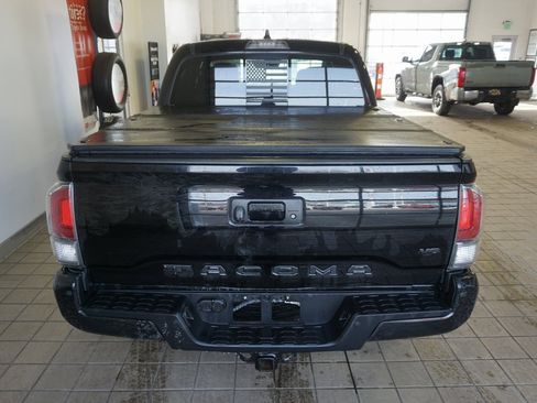 Used 2023 Toyota Tacoma TRD Sport image 16