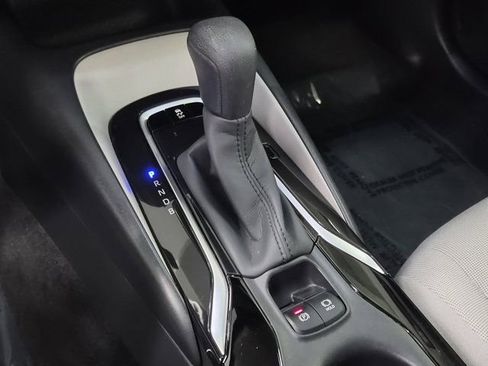 Used 2022 Toyota Corolla LE image 31