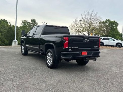 Used 2024 Chevrolet Silverado 2500 High Country w/ High Country Premium Package AWD/4WD image 6