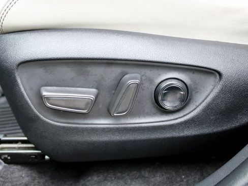 Used 2023 Toyota RAV4 XLE Premium image 14