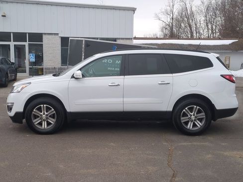 Used 2017 Chevrolet Traverse LT image 7
