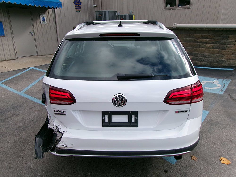 Used 2019 Volkswagen Golf Alltrack S AWD/4WD image 2