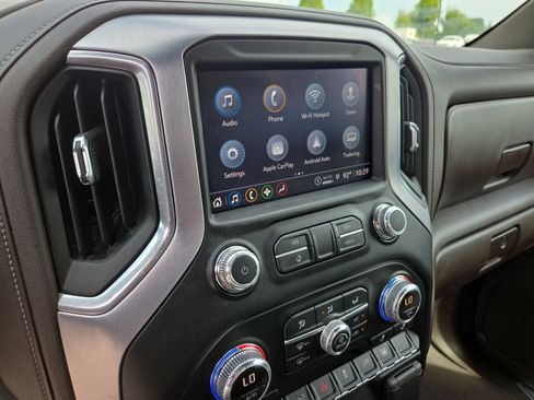 Used 2021 GMC Sierra 1500 SLT w/ Driver Alert Package I AWD/4WD image 7