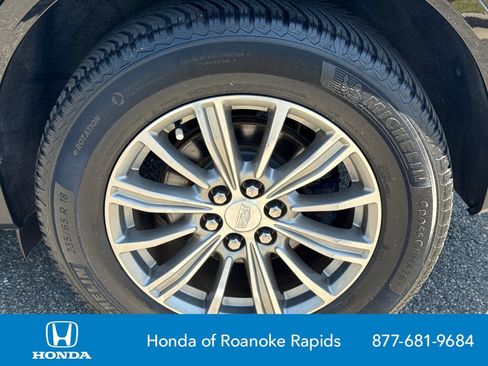 Used 2017 Cadillac XT5 Luxury w/ Driver Awareness Package FWD image 20
