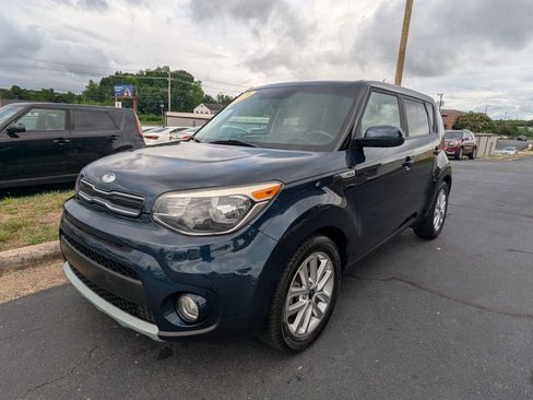 Used 2019 Kia Soul + FWD image 3