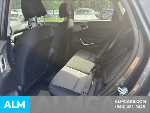 Used 2025 Kia Soul LX w/ LX Technology Package FWD image 10