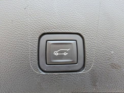 Certified 2023 Chevrolet Traverse LT w/ LT Premium Package image 30