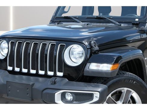 Used 2020 Jeep Wrangler Unlimited Sahara AWD/4WD image 35