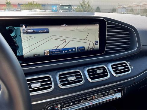 Used 2025 Mercedes-Benz GLS 450 4MATIC image 6