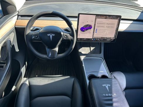 Used 2023 Tesla Model Y Long Range image 16