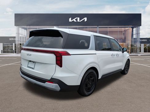 Certified 2025 Kia Carnival FWD image 4