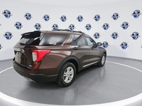 Used 2020 Ford Explorer XLT w/ Equipment Group 202A image 9