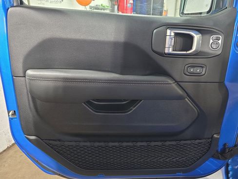 Used 2021 Jeep Gladiator Overland w/ Popular Equipment Package image 26