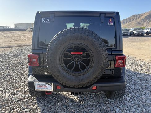 Used 2021 Jeep Wrangler Rubicon w/ Uconnect 4C Nav & Sound Group AWD/4WD image 4