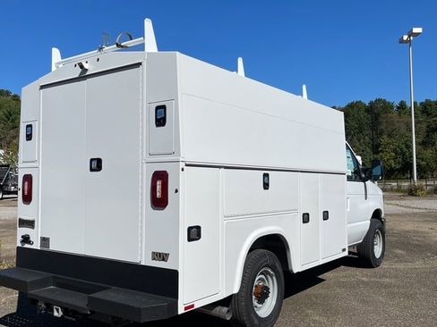 New 2025 Ford E-350 and Econoline 350 Super Duty w/ Power Equipment Group image 6