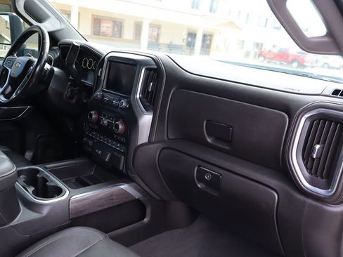 Used 2022 Chevrolet Silverado 3500 LTZ w/ LTZ Plus Package image 17