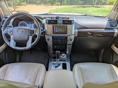 Used 2018 Toyota 4Runner Limited AWD/4WD image 17