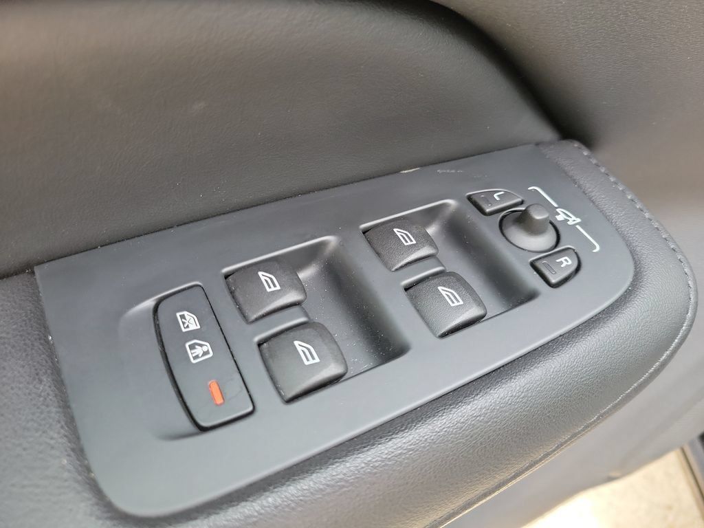 Used 2023 Volvo S60 B5 Plus AWD/4WD image 16