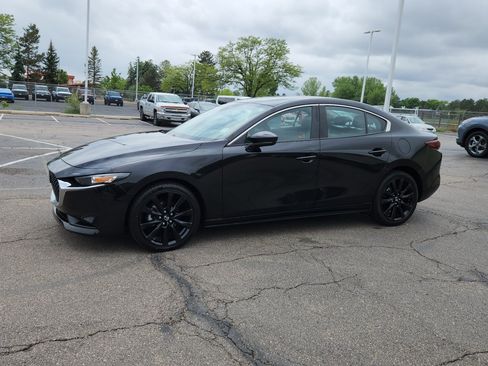 Used 2024 MAZDA MAZDA3 s FWD image 3