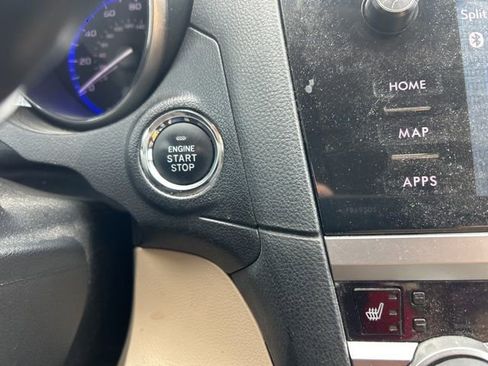 Used 2016 Subaru Outback 2.5i Limited image 23