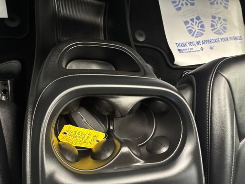 Used 2025 Chrysler Pacifica Select FWD image 41