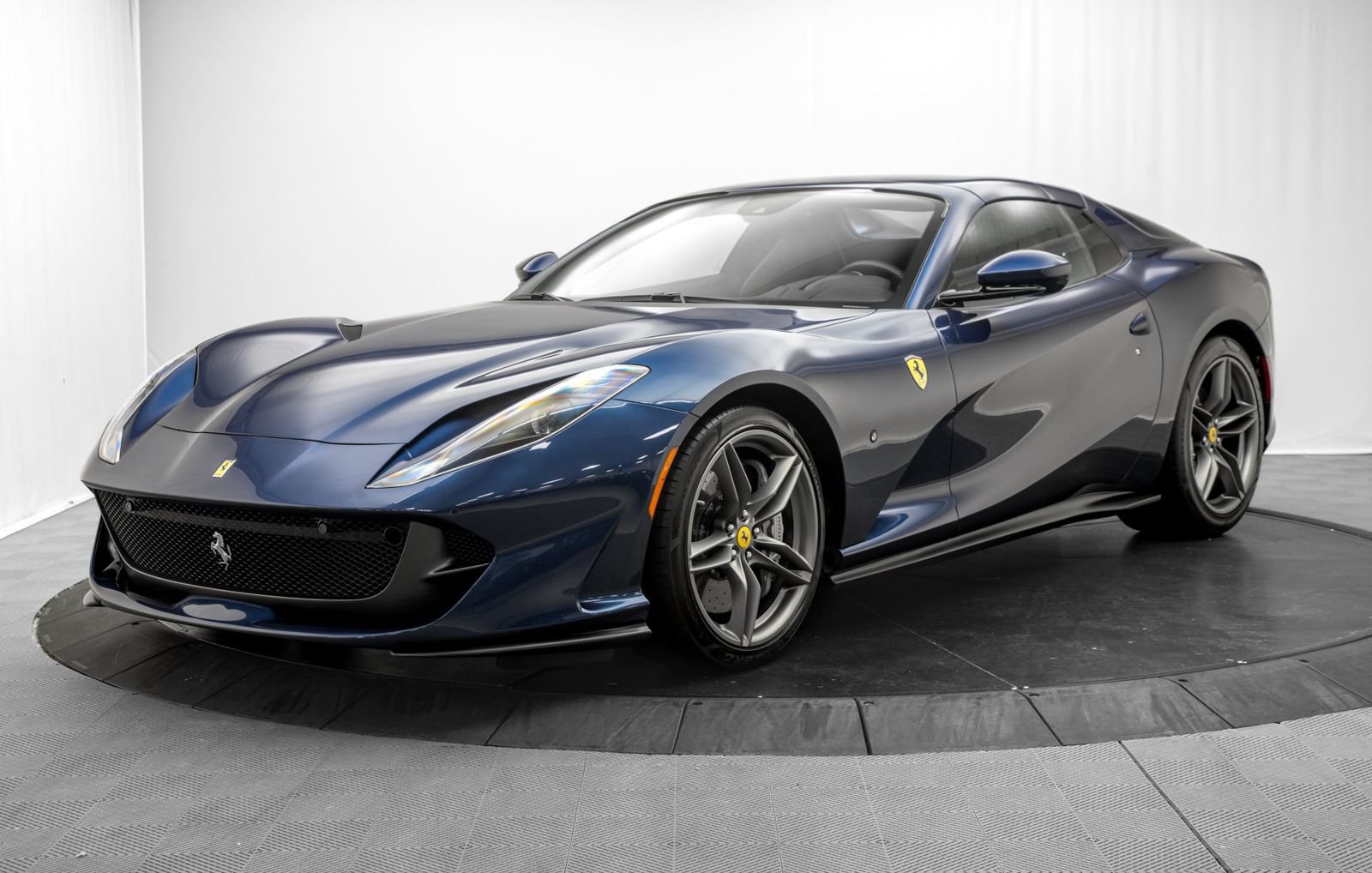 Used 2021 Ferrari 812 GTS RWD image 10