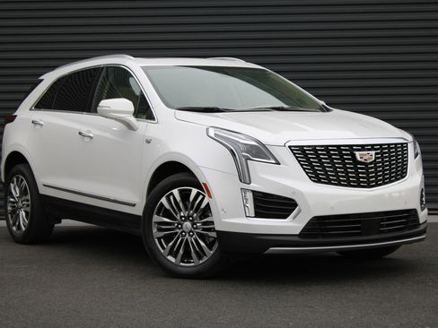 Used 2023 Cadillac XT5 Premium Luxury w/ Platinum Package image 3