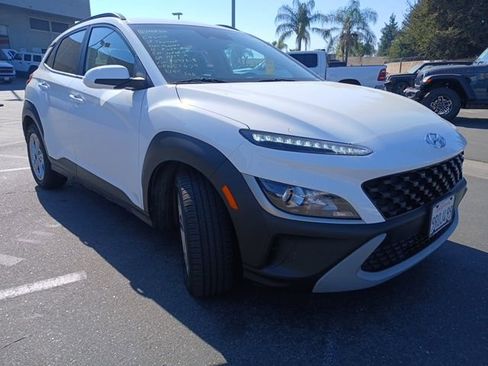 Used 2023 Hyundai Kona SEL image 3