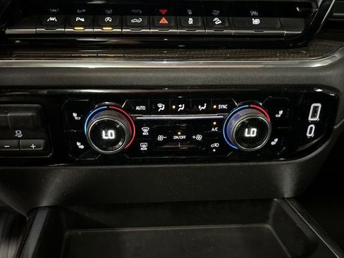 Used 2024 Chevrolet Silverado 1500 LT Trail Boss w/ Convenience Package II image 18