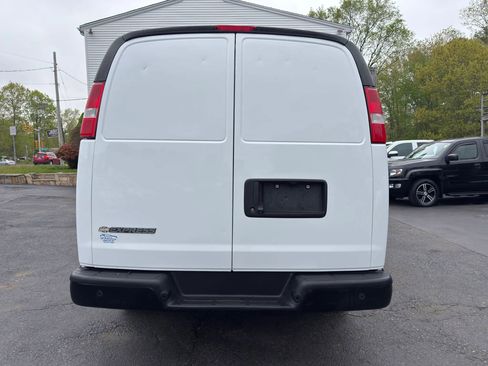 Used 2021 Chevrolet Express 2500 RWD image 6