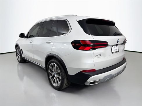 New 2026 BMW X5 sDrive40i w/ Parking Assistance Package RWD image 8