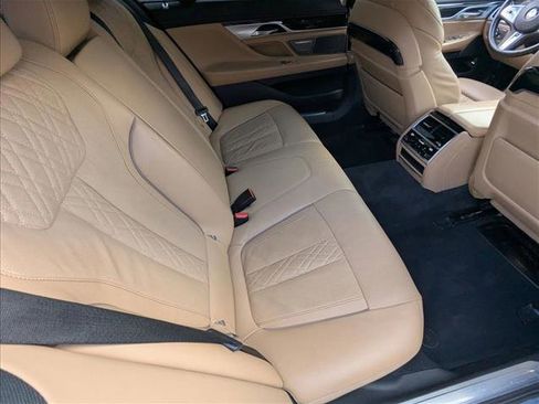 Used 2022 BMW 740i xDrive w/ Autobahn Package image 21