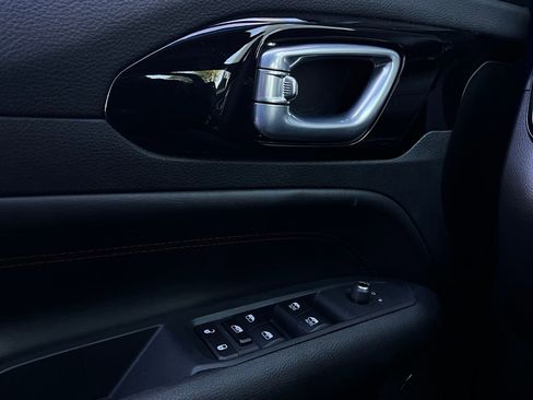 Used 2025 Jeep Compass Trailhawk w/ Trailer Tow Group image 20