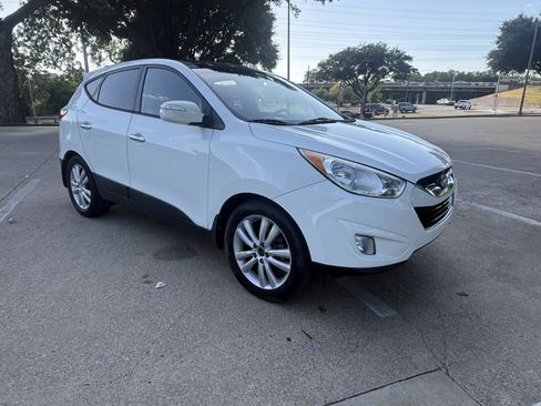 Used 2012 Hyundai Tucson Limited w/ Premium Pkg FWD image 3