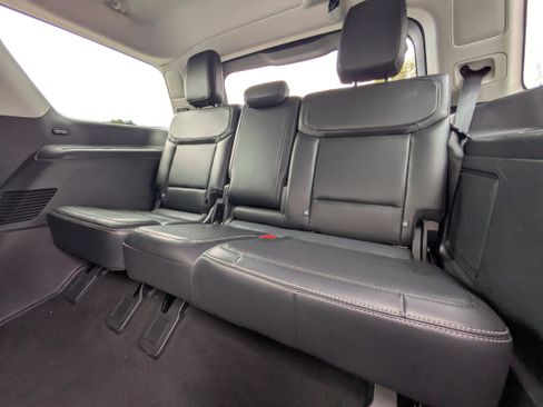 Used 2025 Ford Expedition Platinum AWD/4WD image 16
