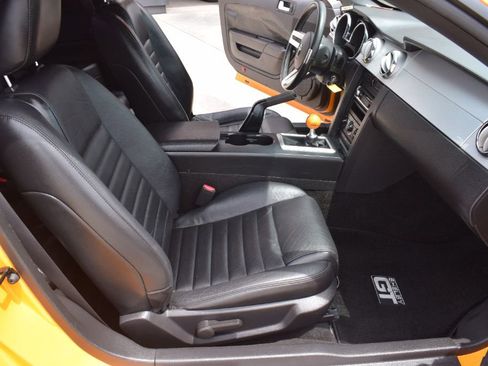 Used 2007 Ford Mustang GT Premium RWD image 9