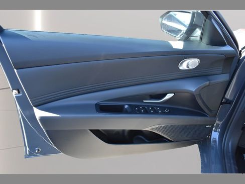 New 2026 Hyundai Elantra Limited FWD image 15