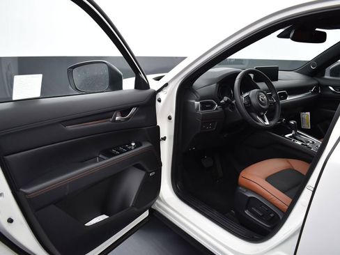 Used 2025 MAZDA CX-5 Carbon Edition image 8