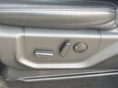 Used 2024 Ford Expedition XLT image 22