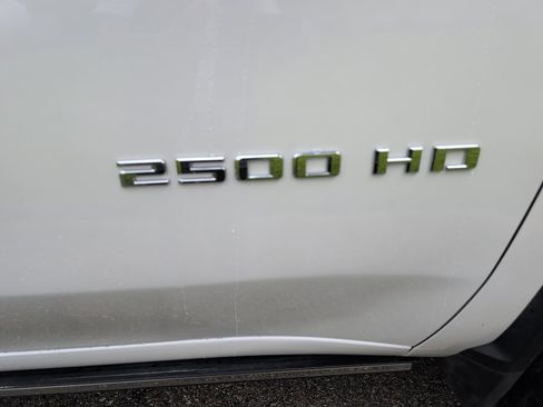 Used 2022 Chevrolet Silverado 2500 High Country w/ Z71 Off-Road Package image 11