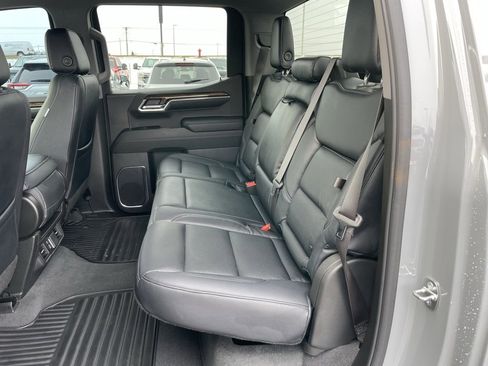 Used 2024 GMC Sierra 1500 Elevation image 9
