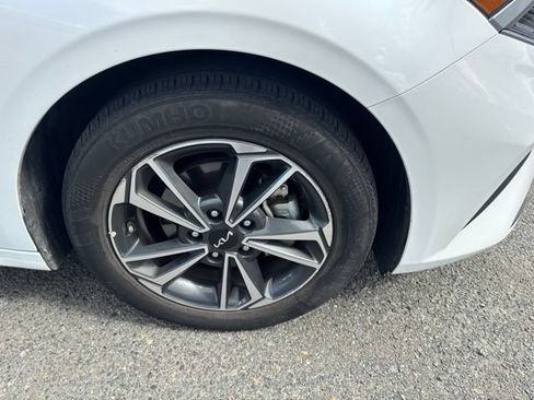 Used 2024 Kia Forte LXS FWD image 38