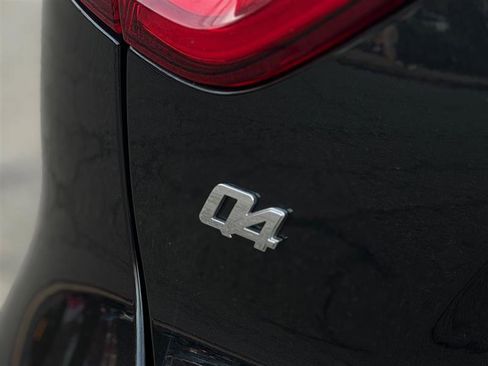 Used 2020 Maserati Levante image 21