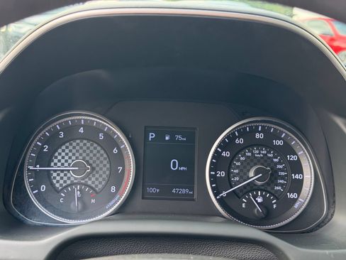 Used 2020 Hyundai Elantra SE FWD image 19