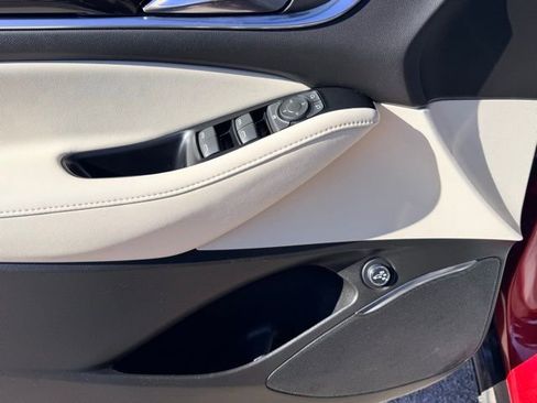 Used 2023 Buick Enclave Essence image 19