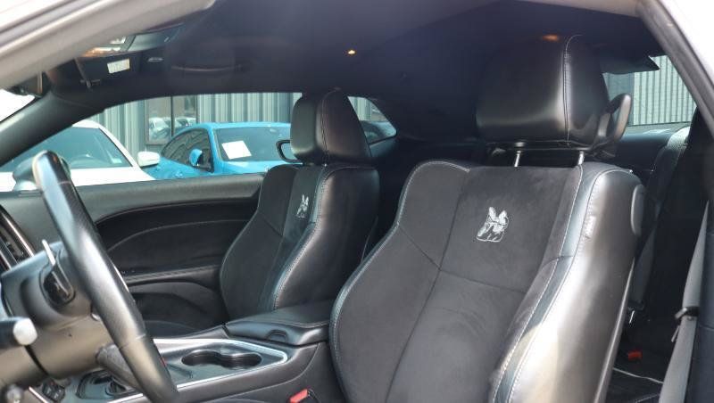 Used 2018 Dodge Challenger R/T Scat Pack w/ Leather Interior Group RWD image 8