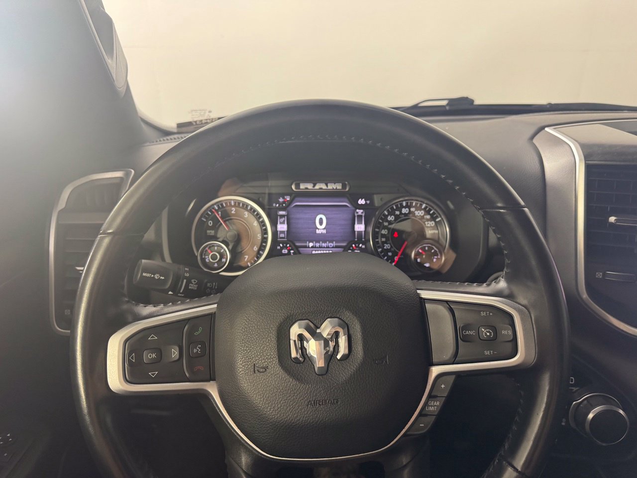 Used 2022 RAM 1500 Big Horn AWD/4WD image 16