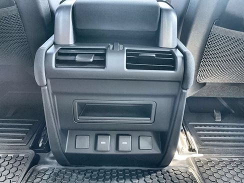 Certified 2023 Land Rover Defender 90 X-Dynamic SE AWD/4WD image 17